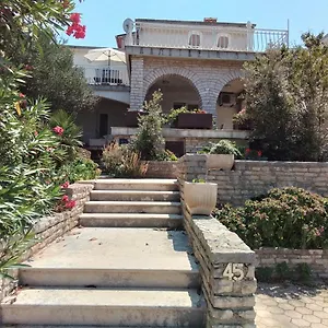 Apartment By The Sea 1, Pula