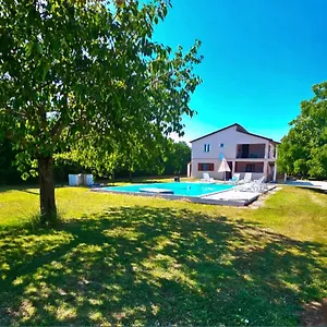 Apartment Miska & Roki, Dračevac