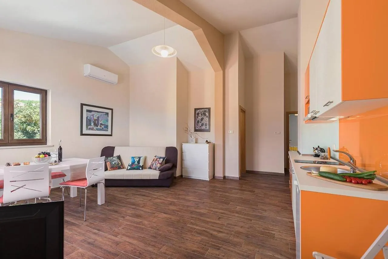 E&T Apartments With A Beautiful Pool Rabac