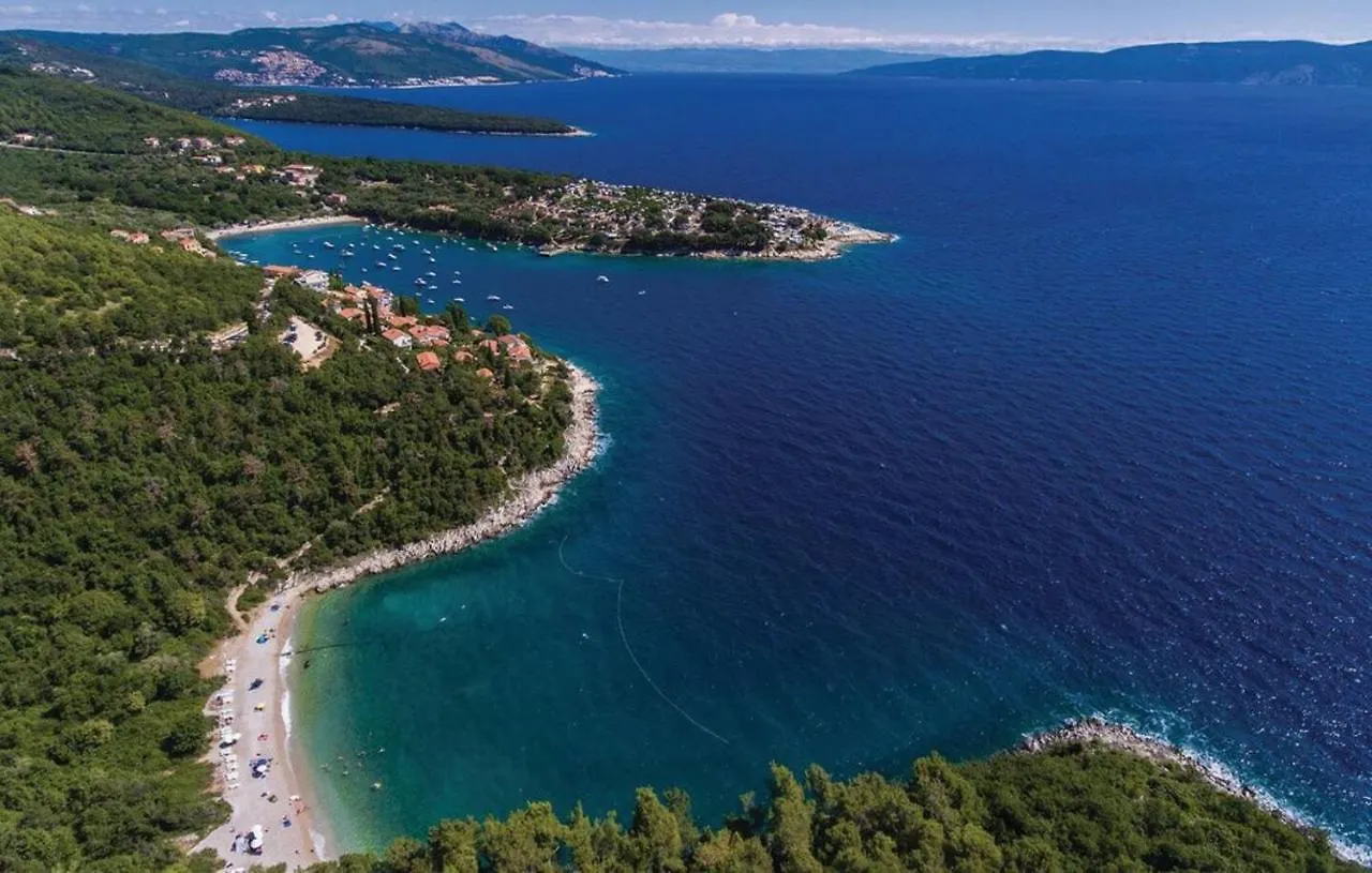 E&T Apartments With A Beautiful Pool Rabac